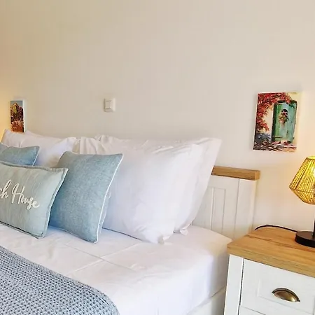 At Meia * Λάγος