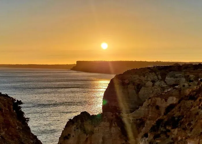 At Meia * Λάγος